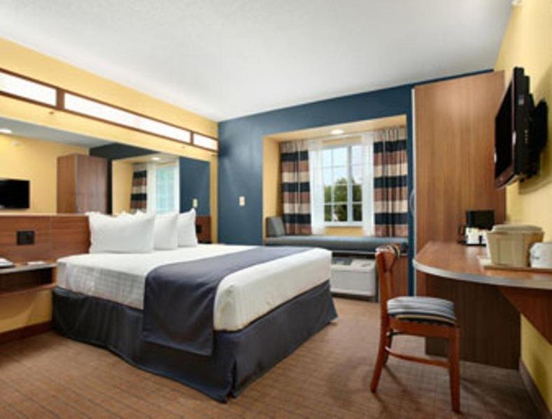 Microtel Inn & Suites Chili/Rochester photo 9