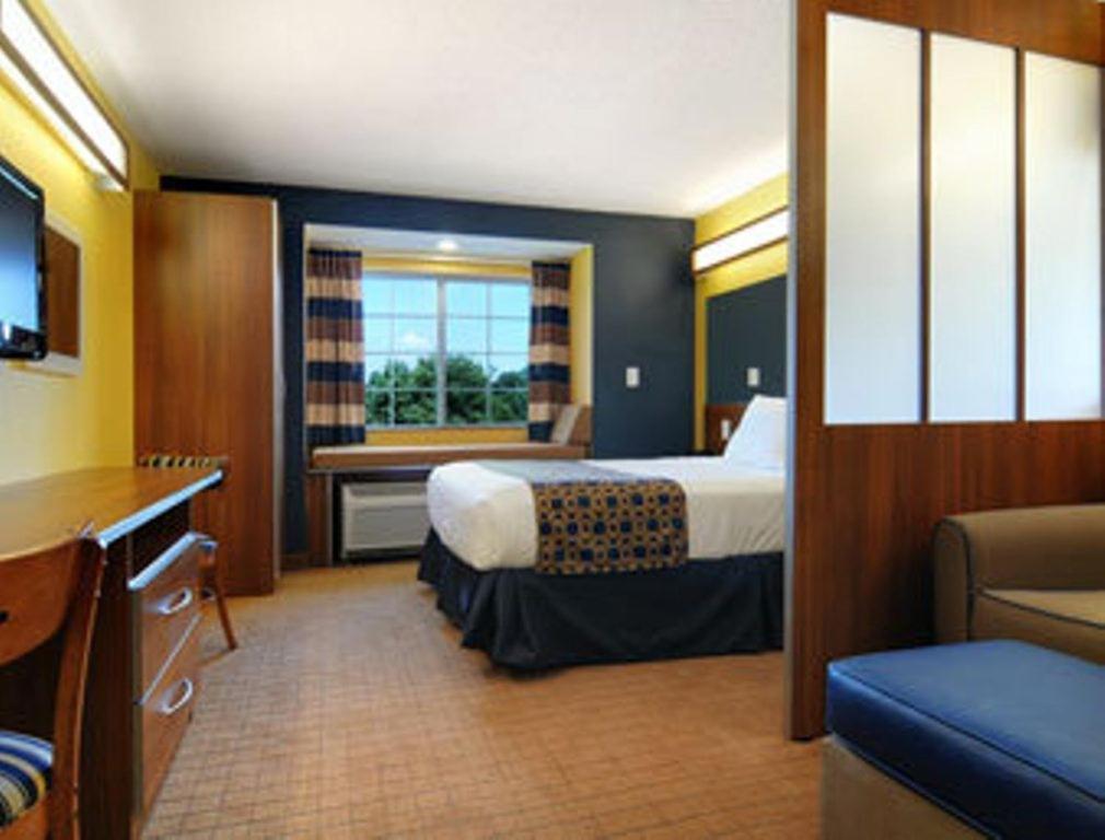 Microtel Inn & Suites Chili/Rochester photo 13