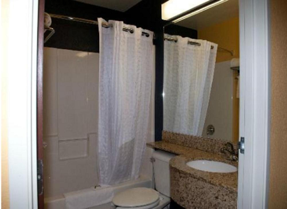 Microtel Inn & Suites Chili/Rochester photo 15