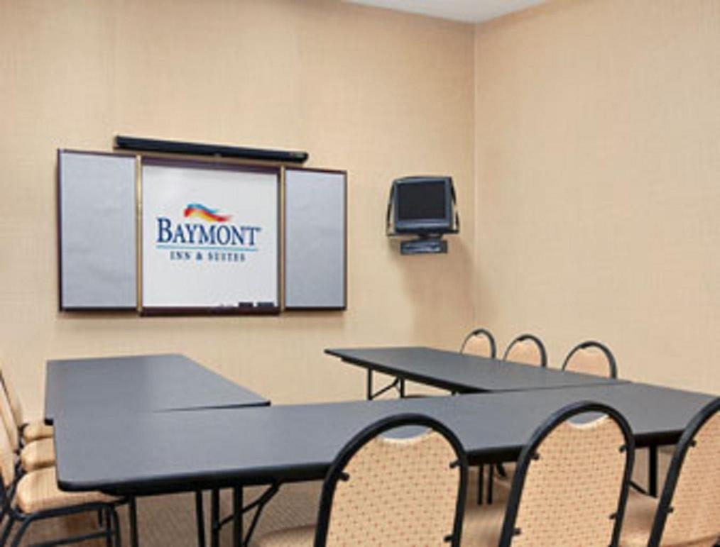 Baymont by Wyndham Elkhart photo 11
