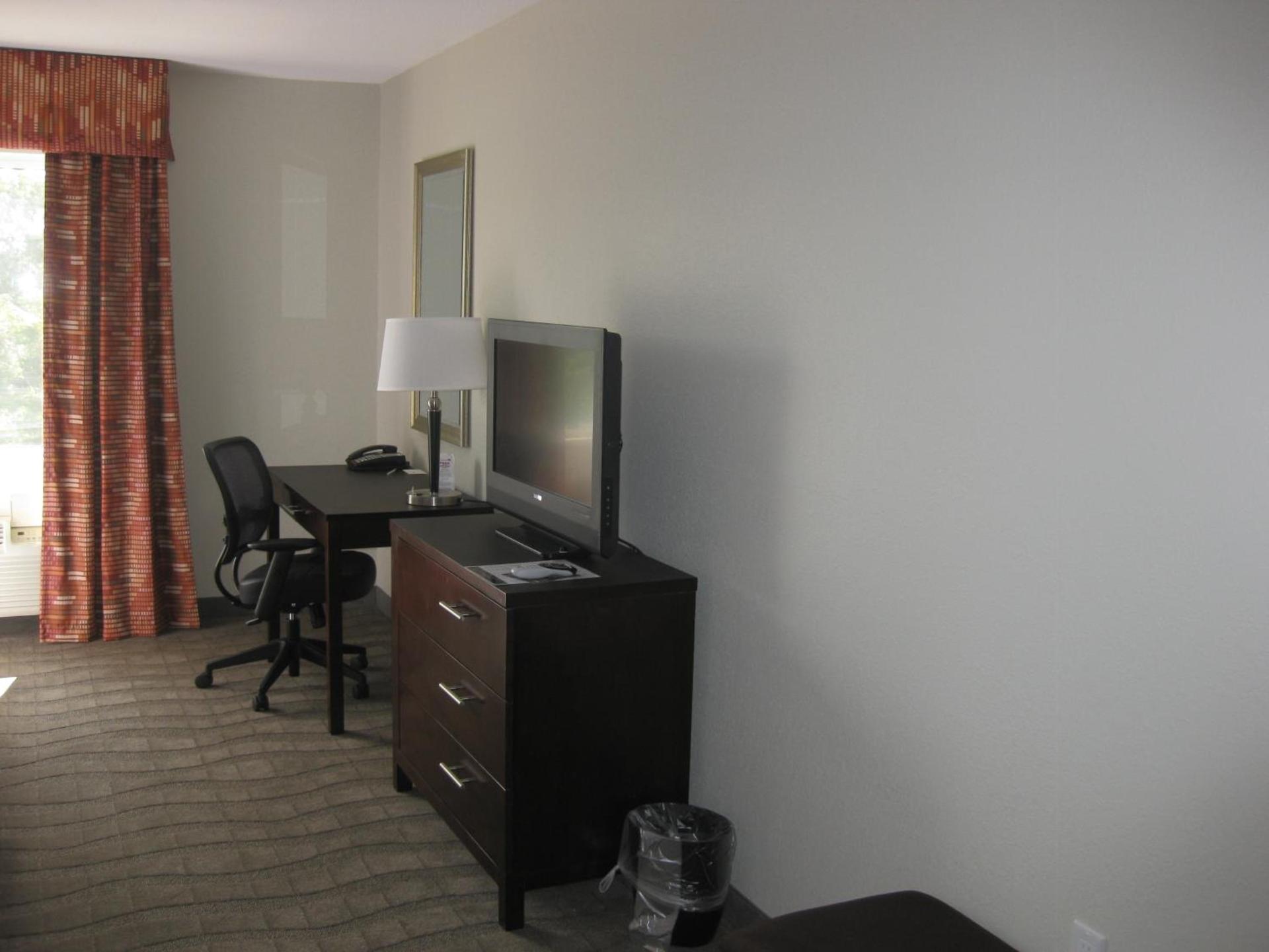 Country Inn & Suites by Radisson, Dearborn, MI photo 36