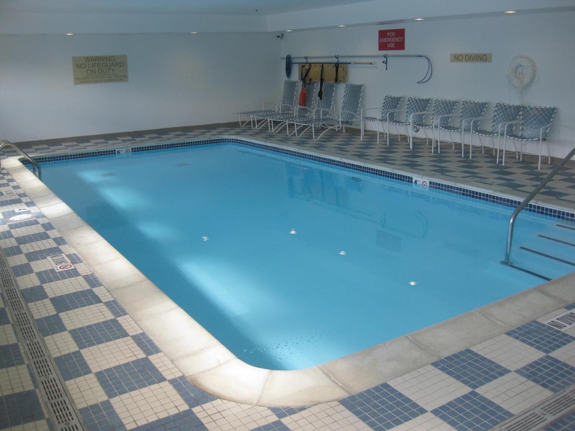 Country Inn & Suites by Radisson, Dearborn, MI photo 35