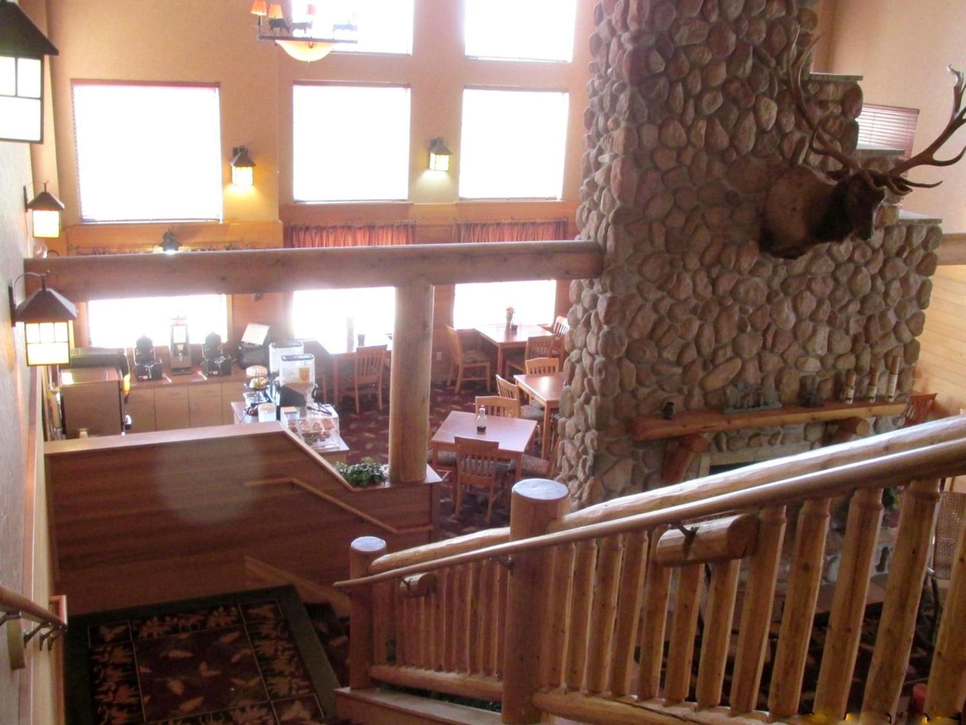 Kelly Inn and Suites Mitchell photo 25