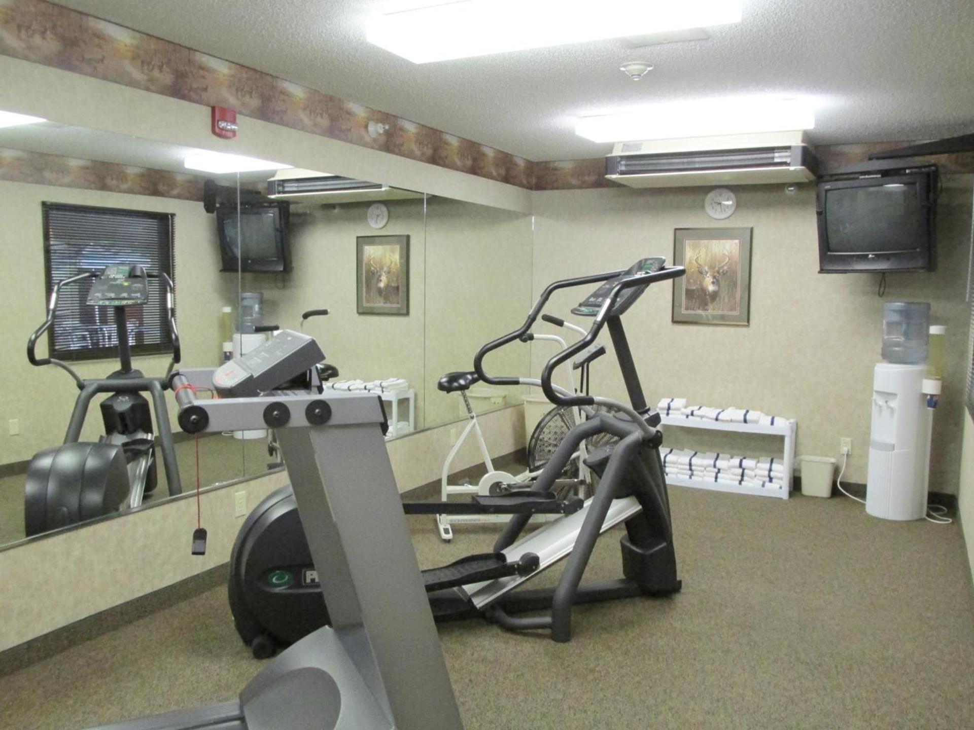 Kelly Inn and Suites Mitchell photo 24