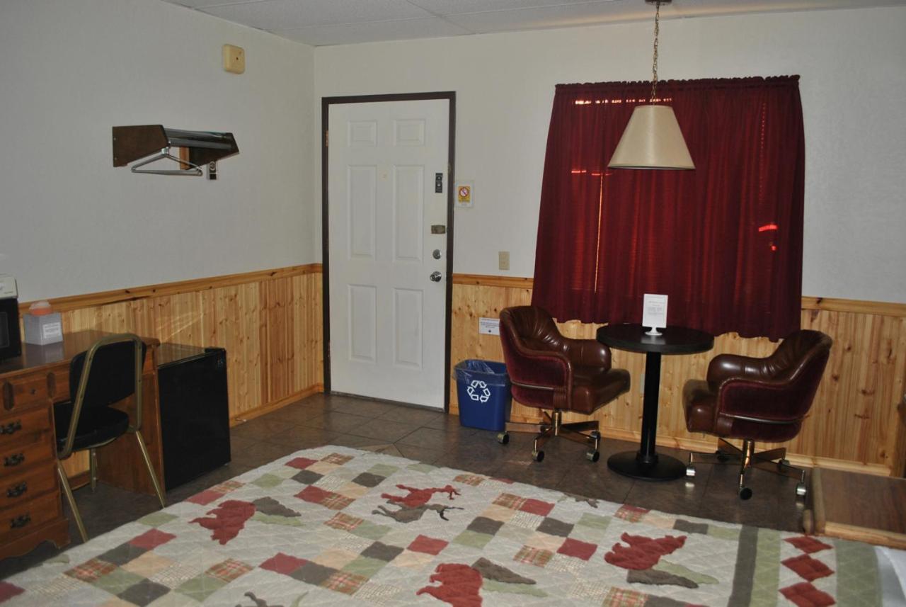 Aspen Inn photo 55