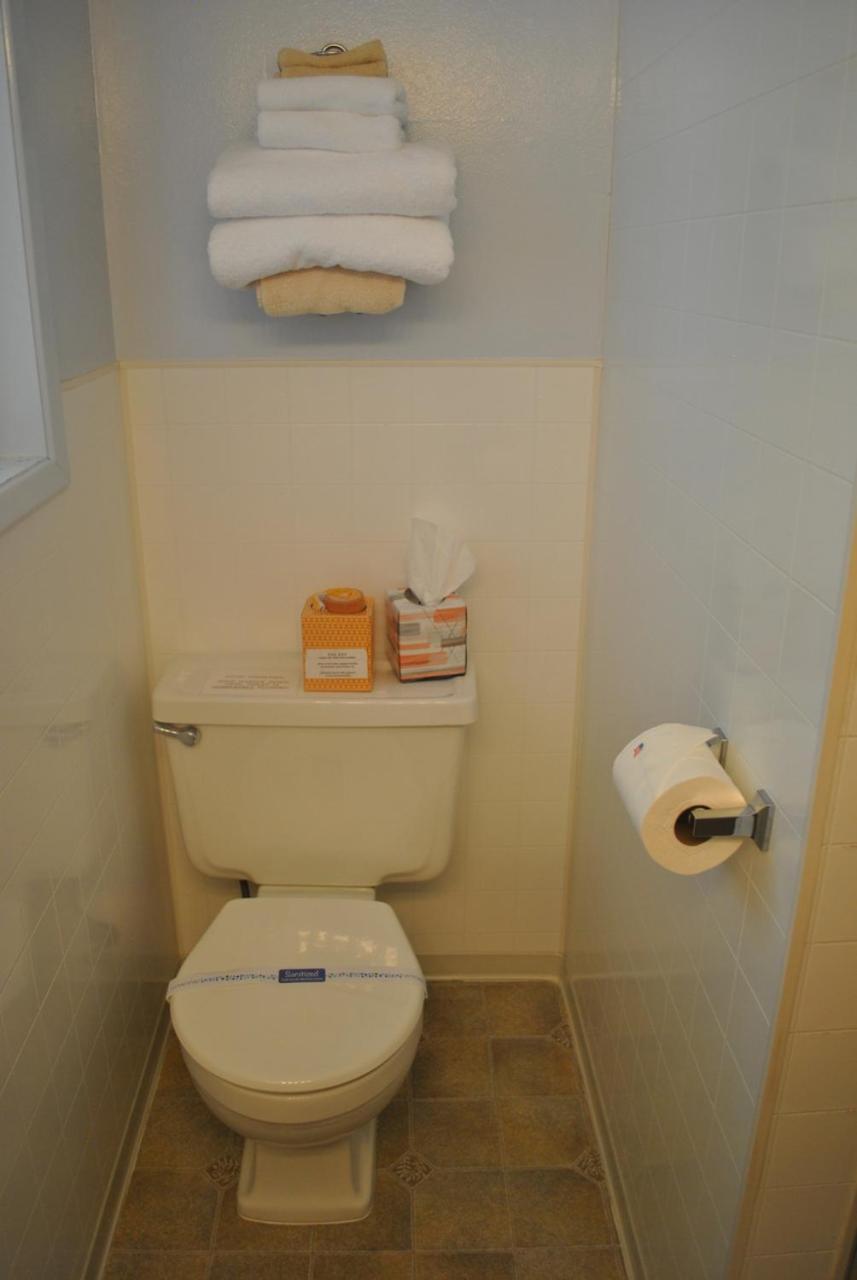 Aspen Inn photo 59