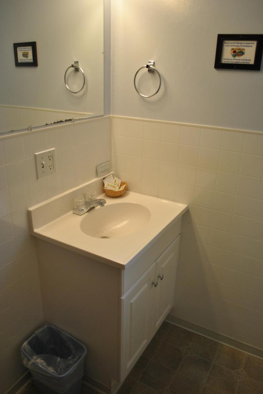 Aspen Inn photo 60