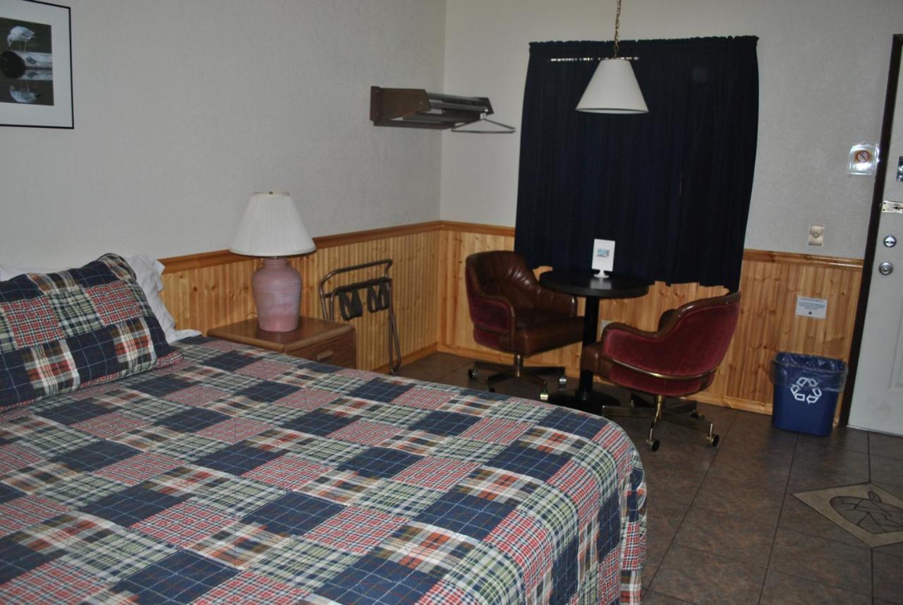 Aspen Inn photo 61