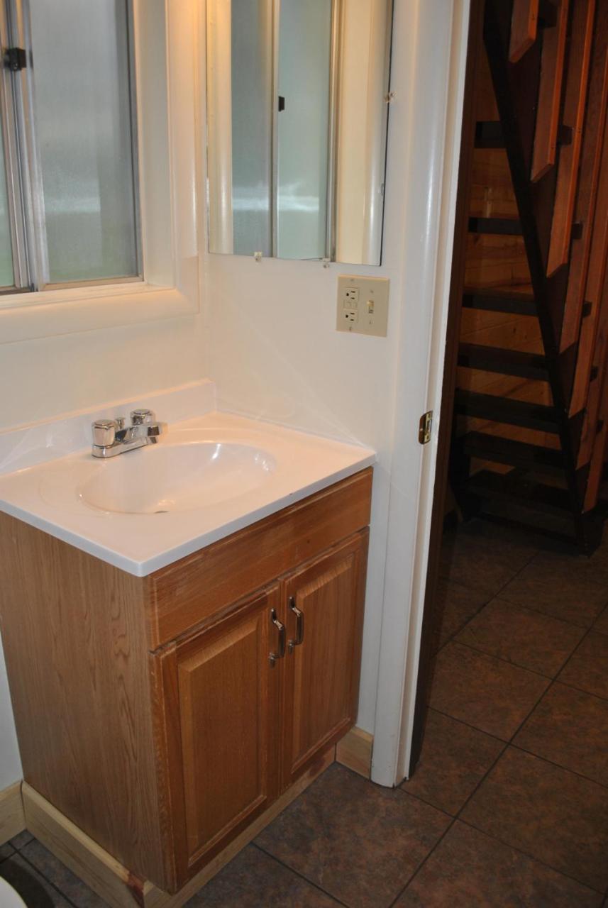 Aspen Inn photo 86