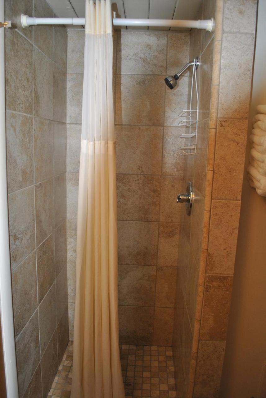 Aspen Inn photo 87