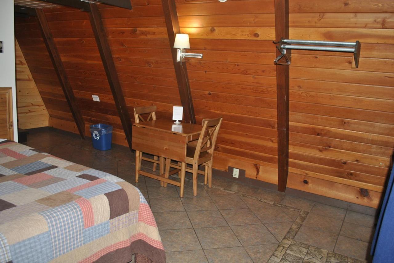 Aspen Inn photo 92