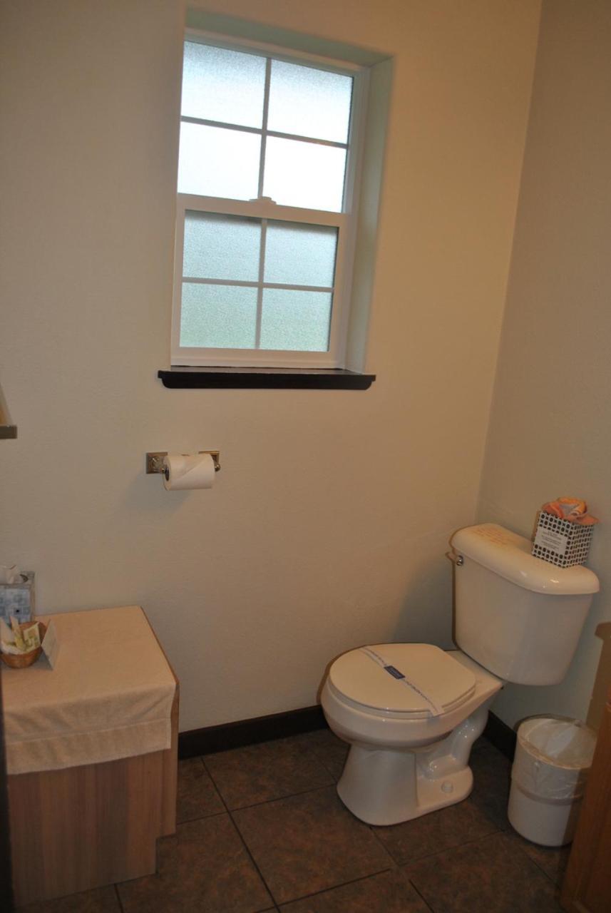 Aspen Inn photo 71
