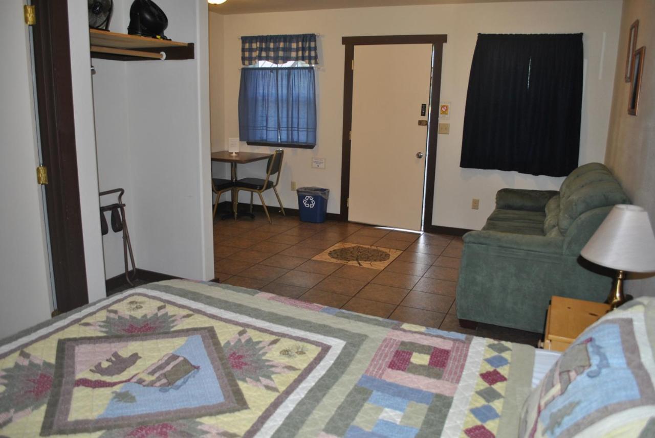 Aspen Inn photo 72