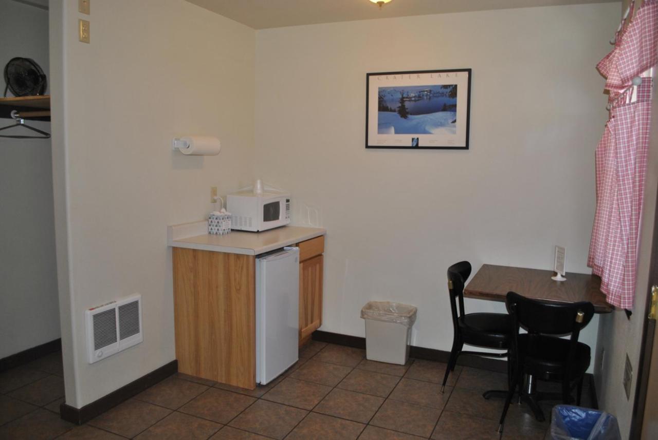 Aspen Inn photo 83