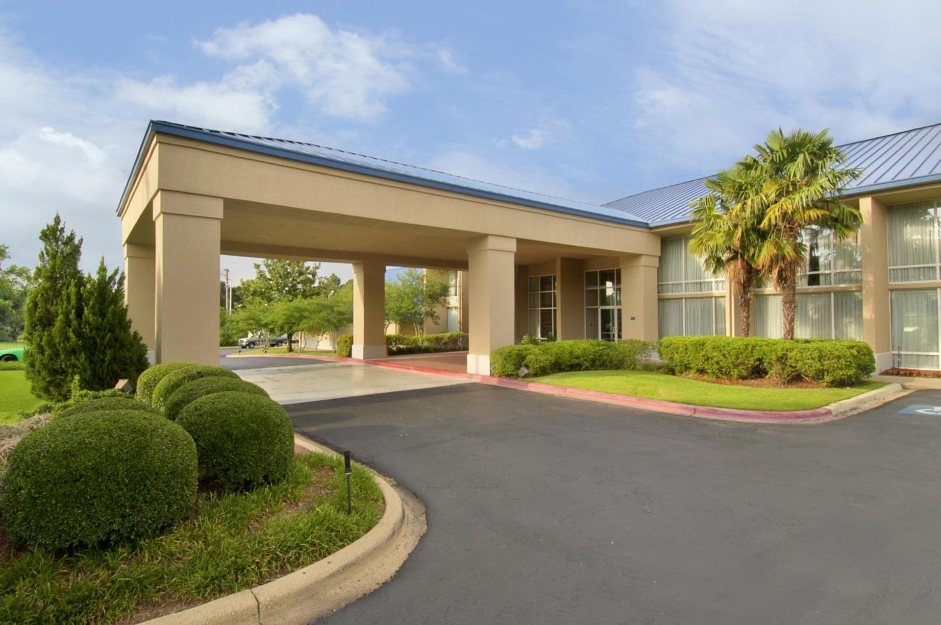 Economy Inn & Suites — hotel in Shreveport