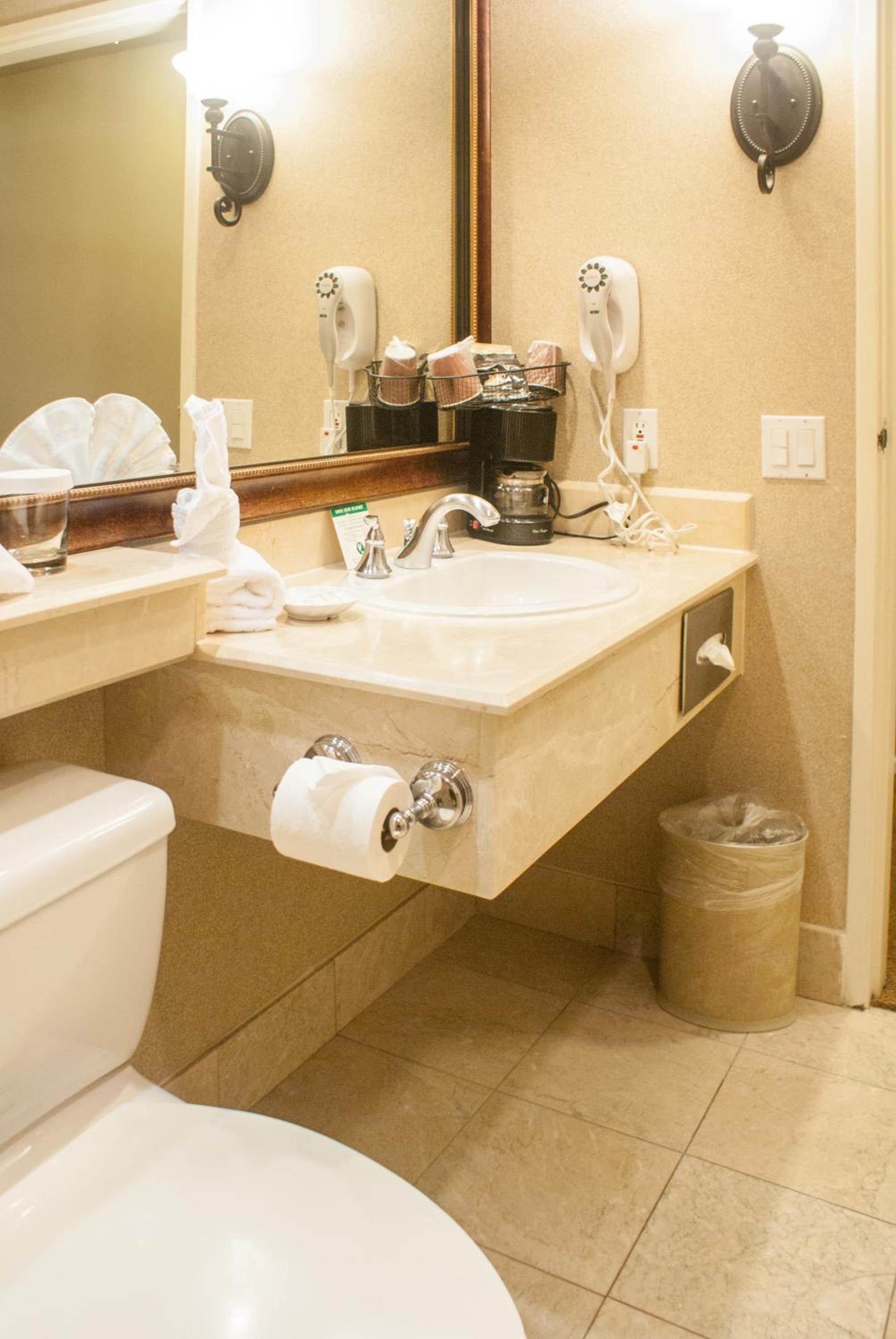 Indian Wells Resort Hotel photo 17