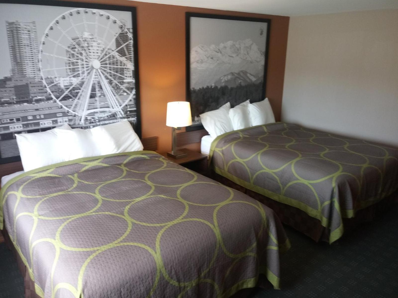 Super 8 by Wyndham Lynnwood photo 17