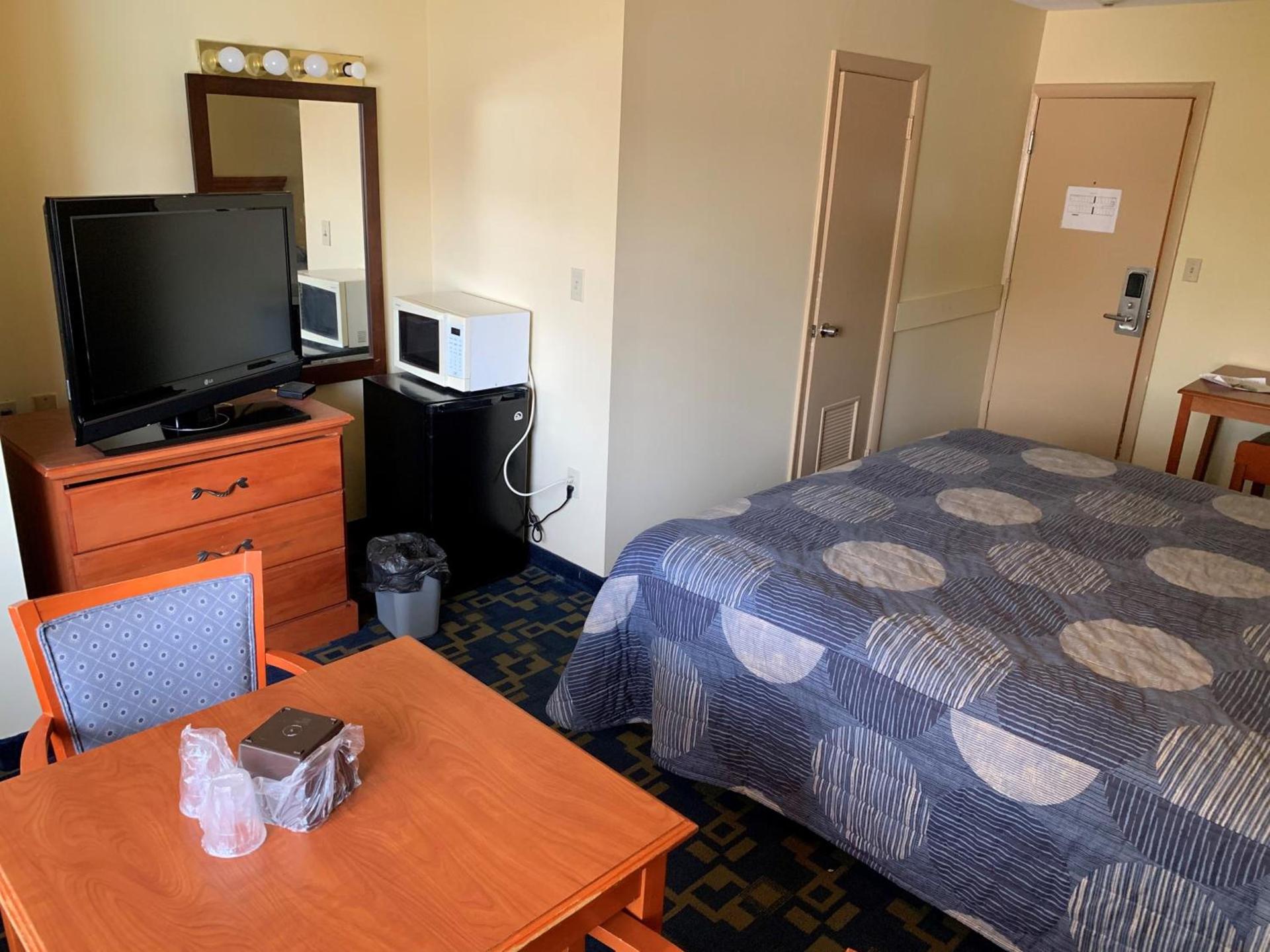 Rumford Motor Inn photo 3