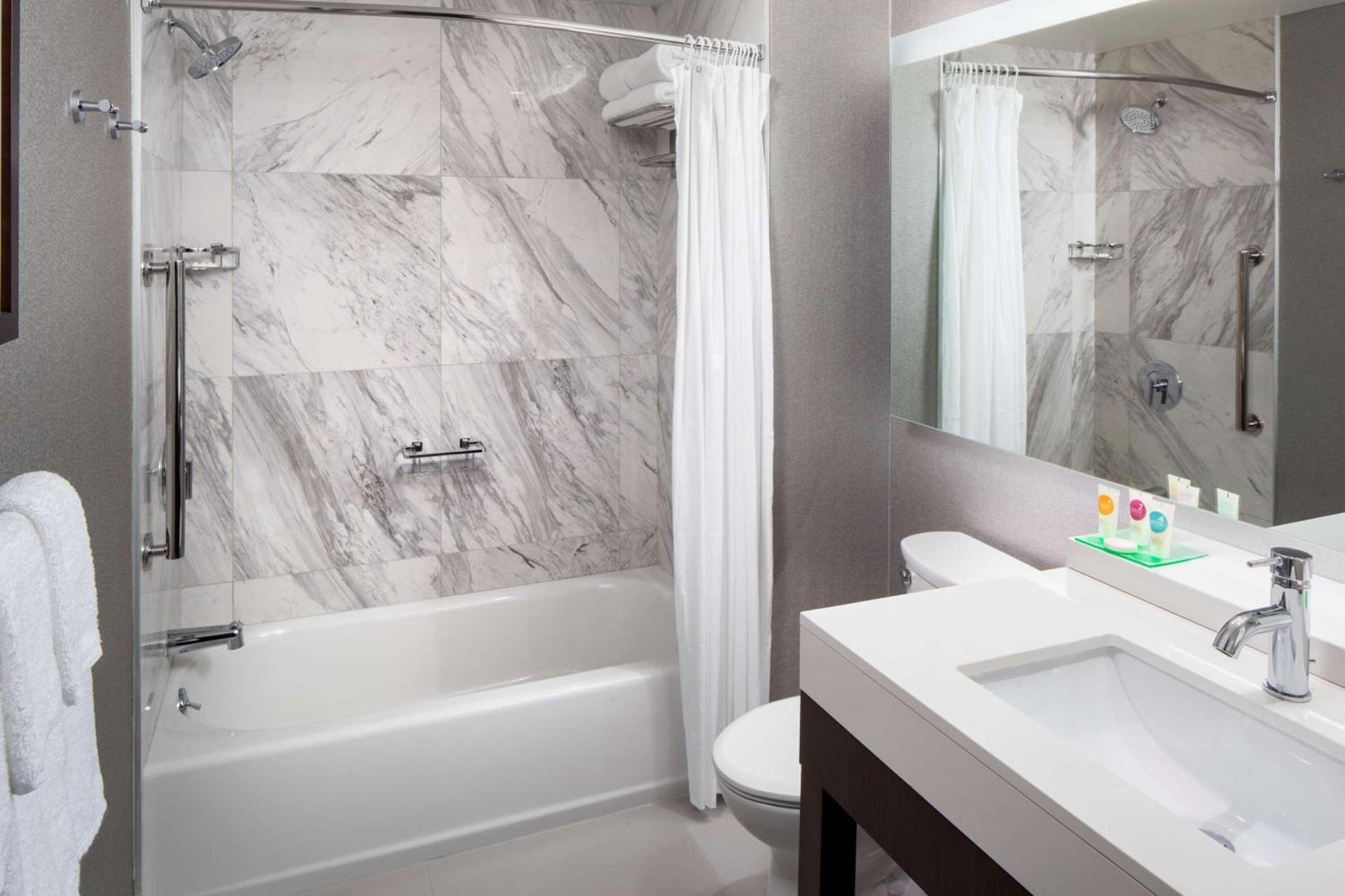 Hyatt Place Poughkeepsie - Hudson Valley photo 18