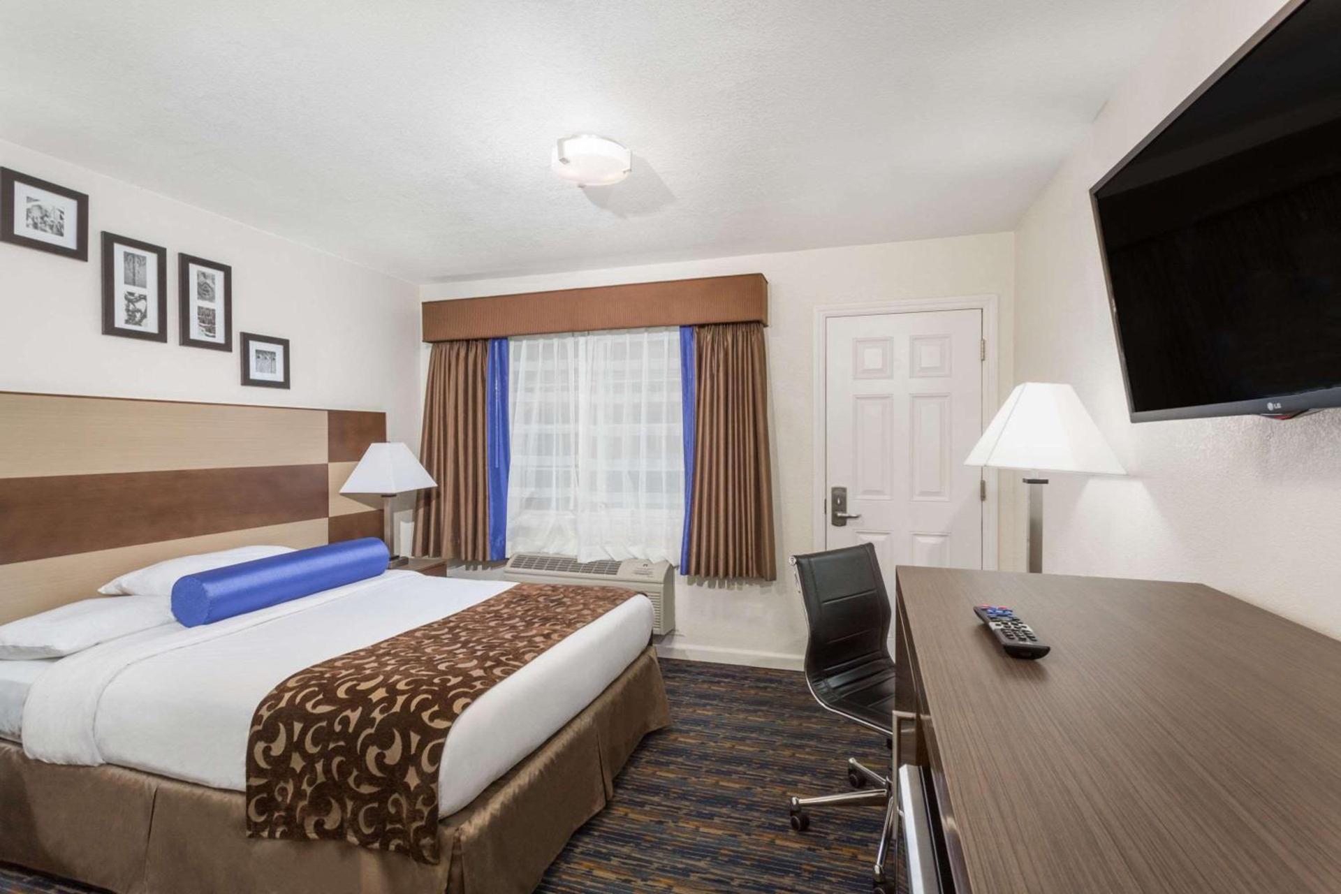 Howard Johnson By Wyndham Berkeley photo 13