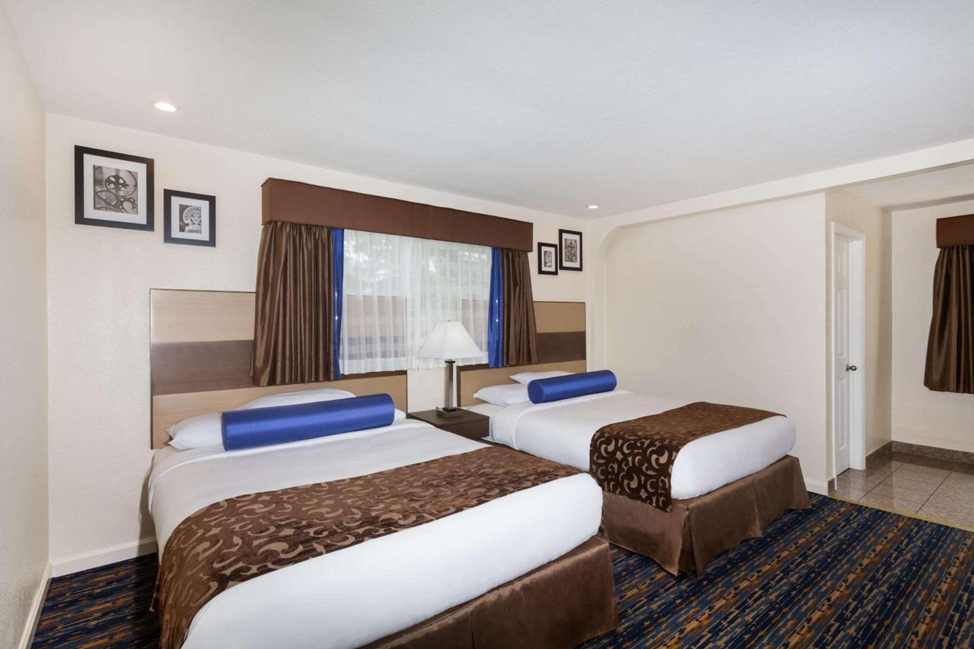 Howard Johnson By Wyndham Berkeley photo 11