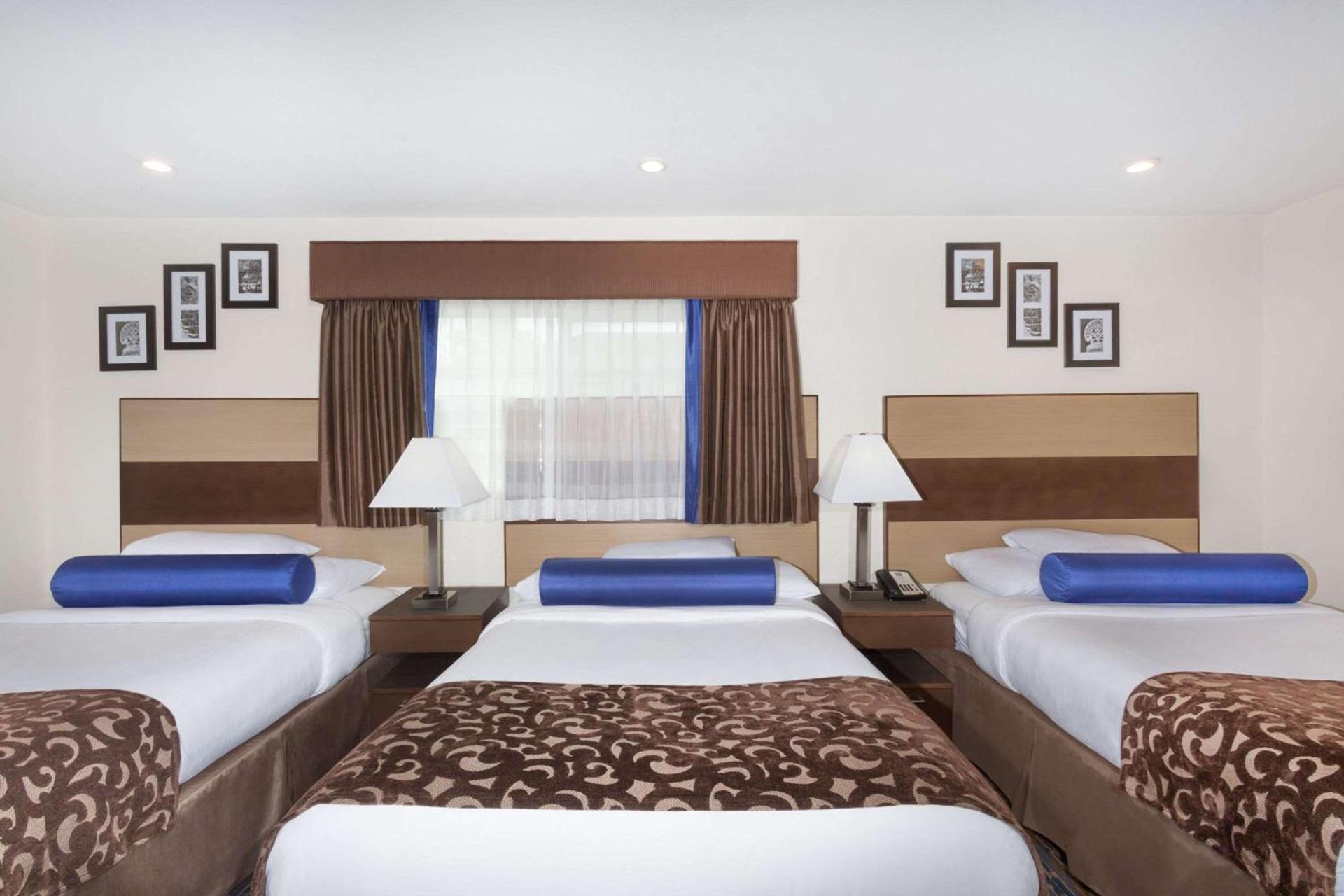 Howard Johnson By Wyndham Berkeley photo 10