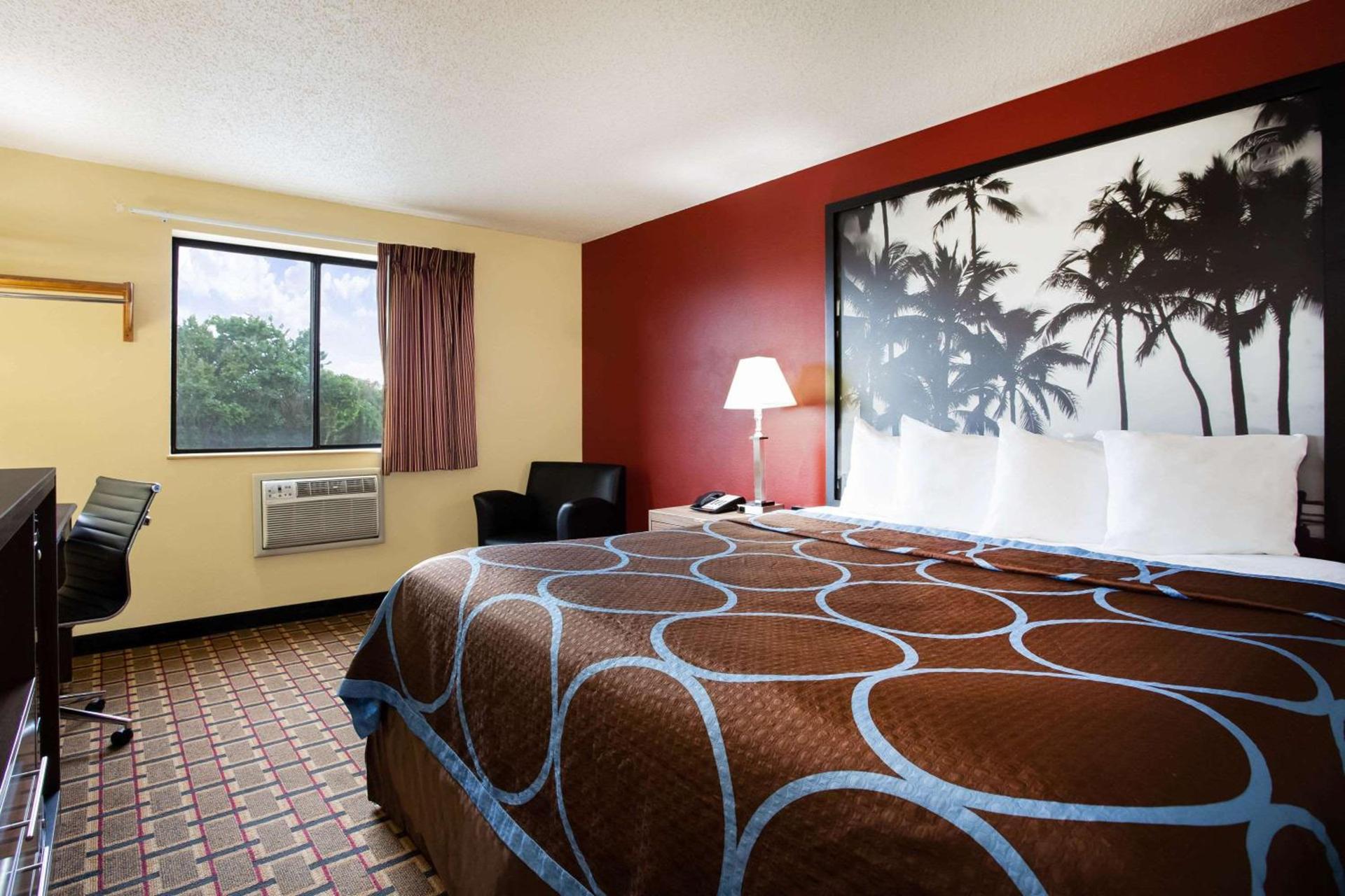 Super 8 by Wyndham Chester/Richmond Area photo 8