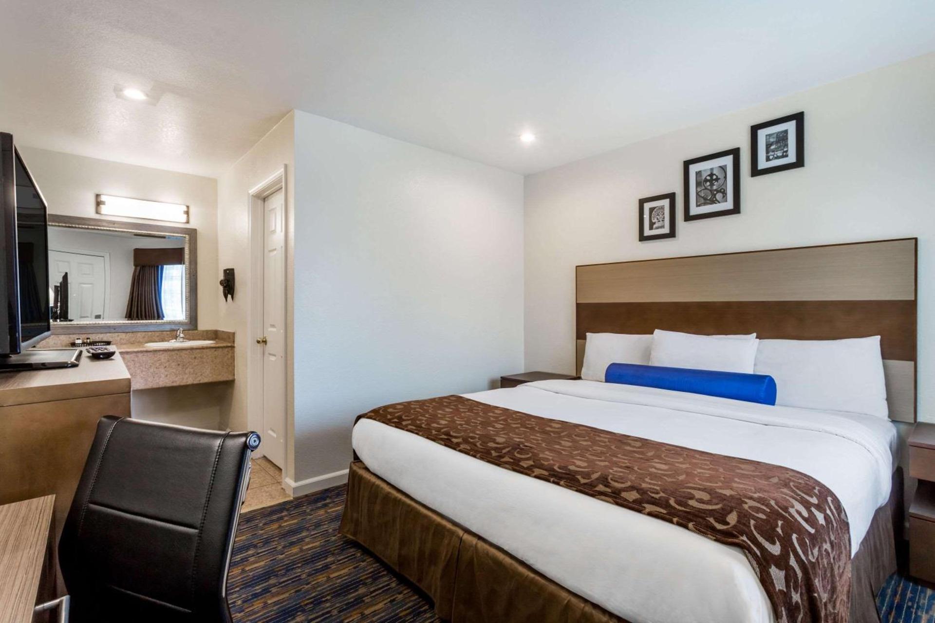 Howard Johnson By Wyndham Berkeley photo 7