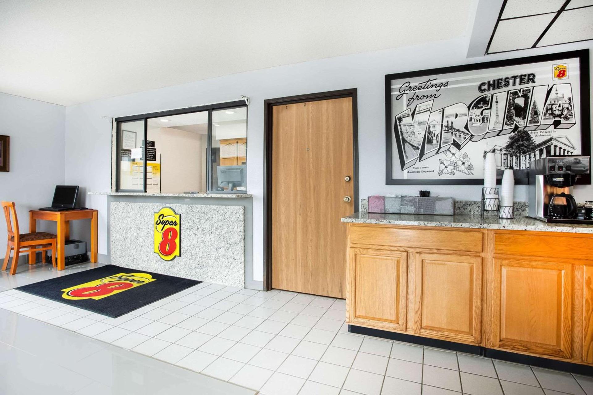 Super 8 by Wyndham Chester/Richmond Area photo 4