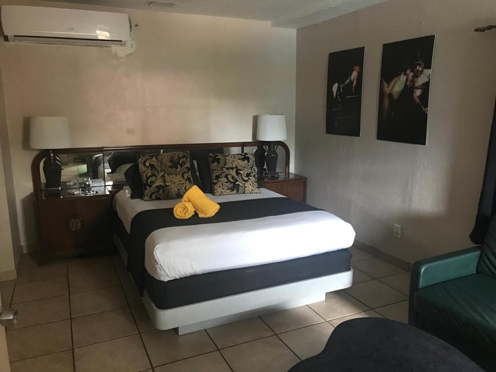 INN LEATHER GUEST HOUSE-GAY MALE ONLY photo 43