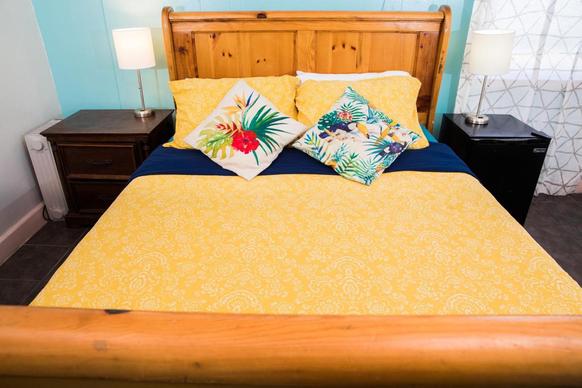 ITH San Diego Beach Bungalow Surf Hostel photo 46
