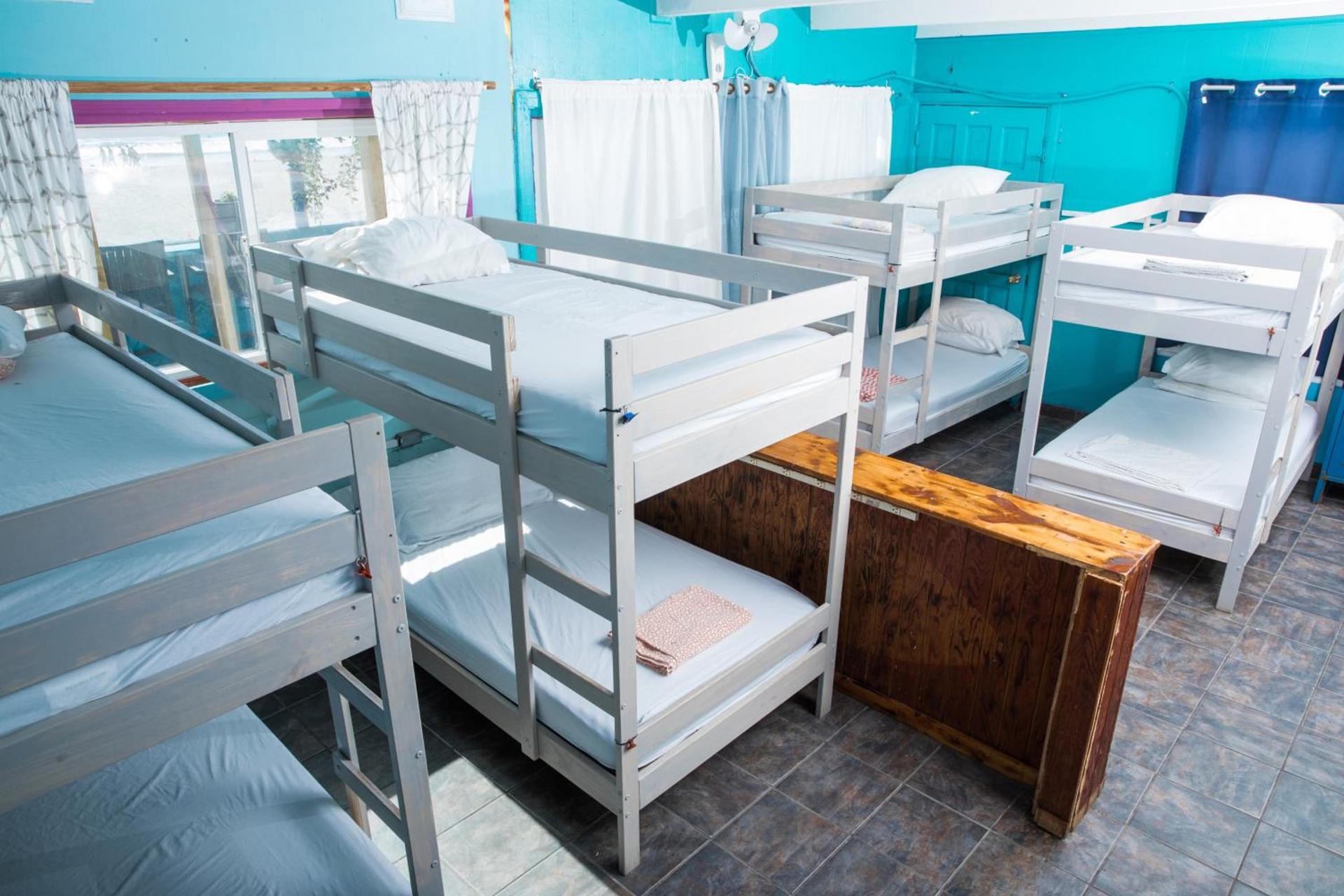 ITH San Diego Beach Bungalow Surf Hostel photo 96