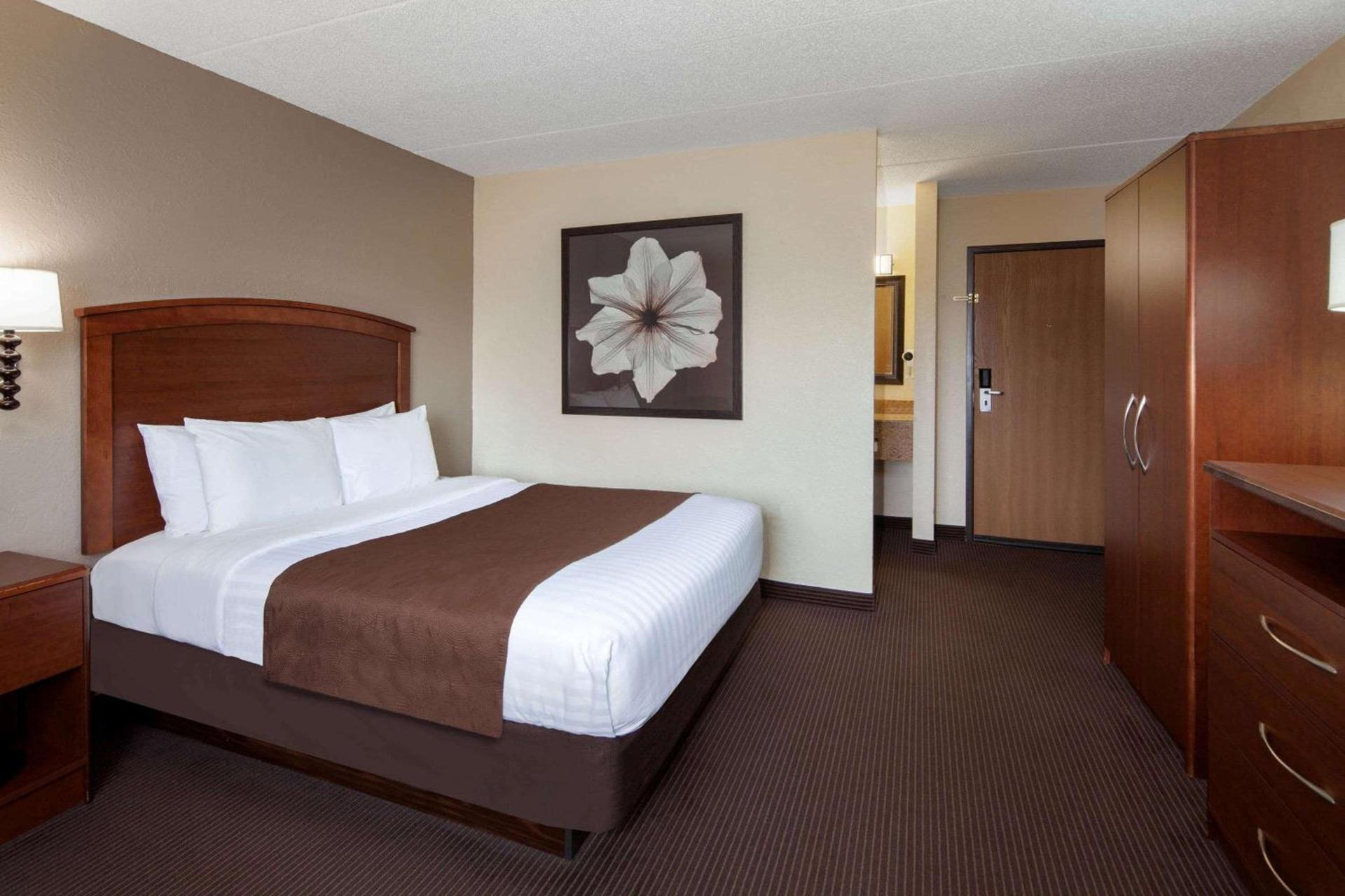 AmericInn by Wyndham Ironwood photo 54