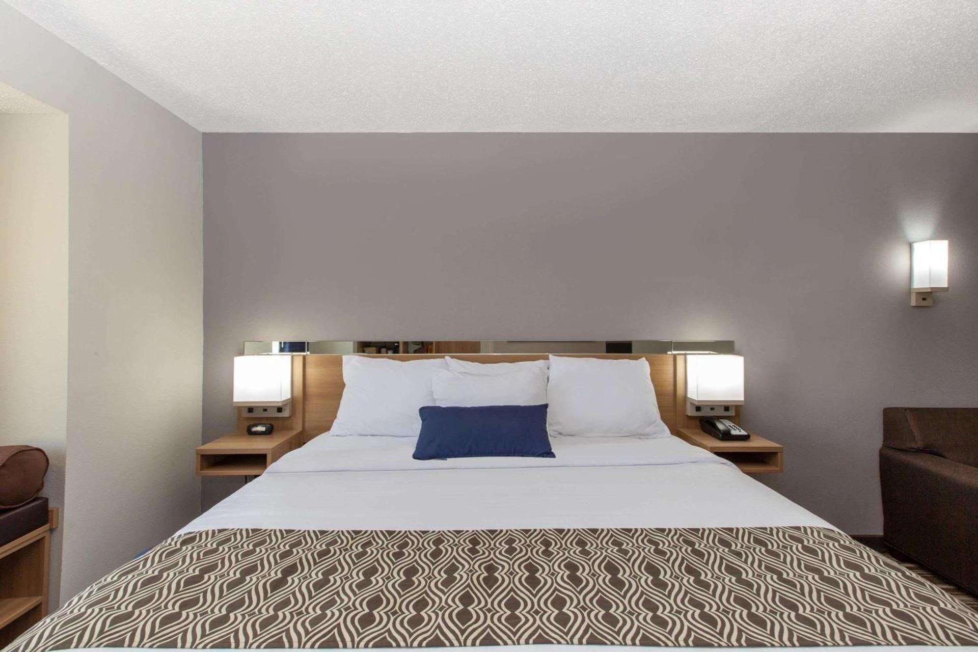 Microtel Inn & Suites by Wyndham Augusta/Riverwatch photo 78