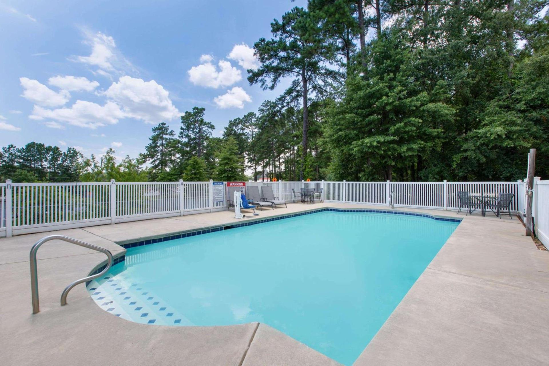 Microtel Inn & Suites by Wyndham Augusta/Riverwatch photo 76