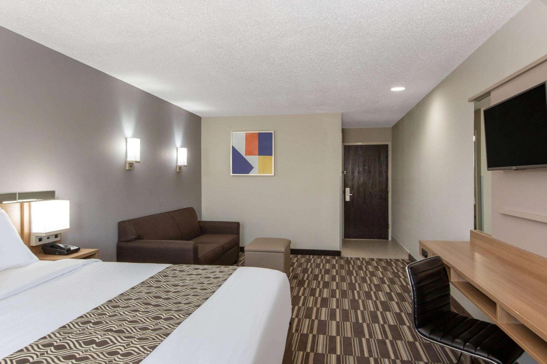 Microtel Inn & Suites by Wyndham Augusta/Riverwatch photo 63