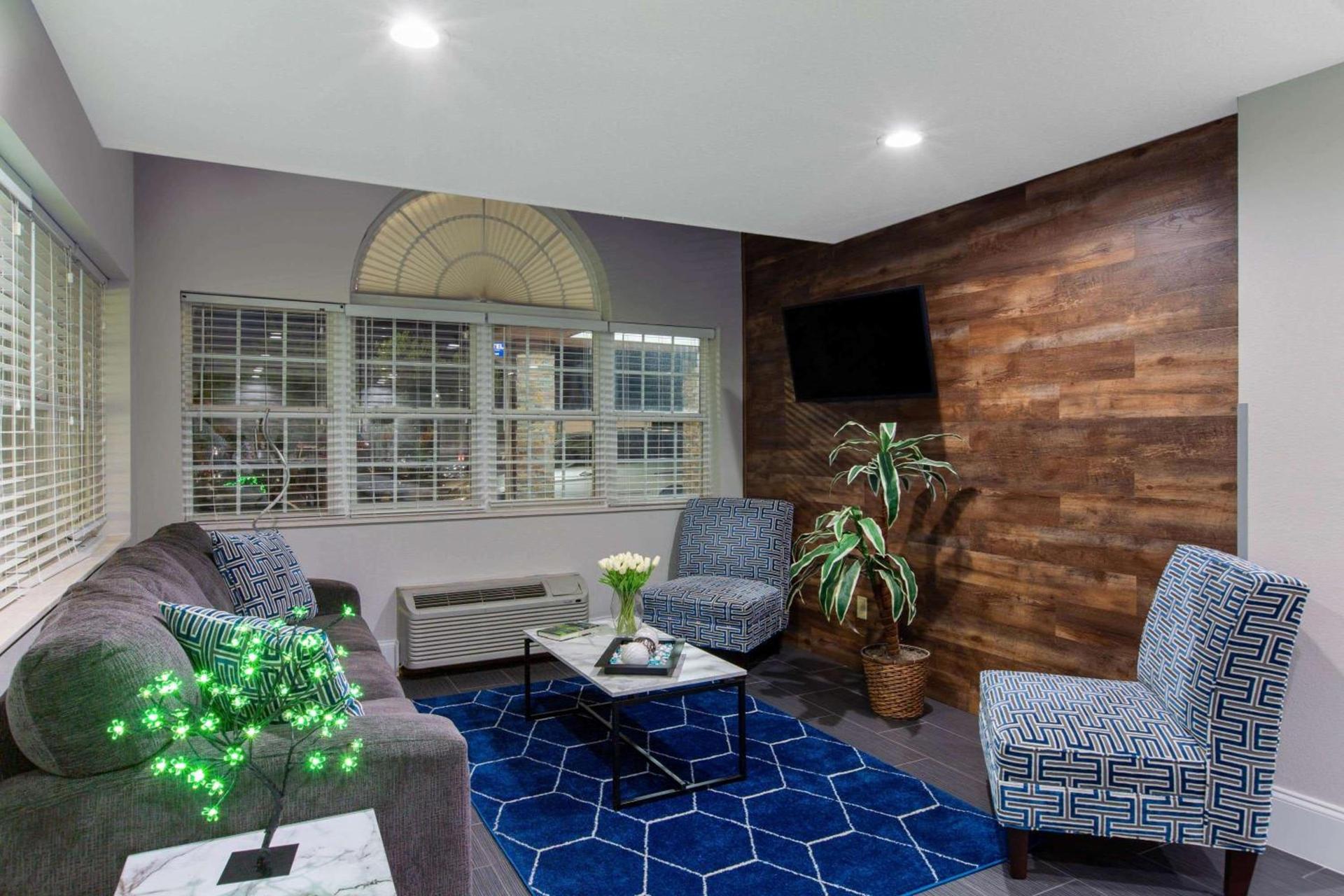 Microtel Inn & Suites by Wyndham Augusta/Riverwatch photo 58