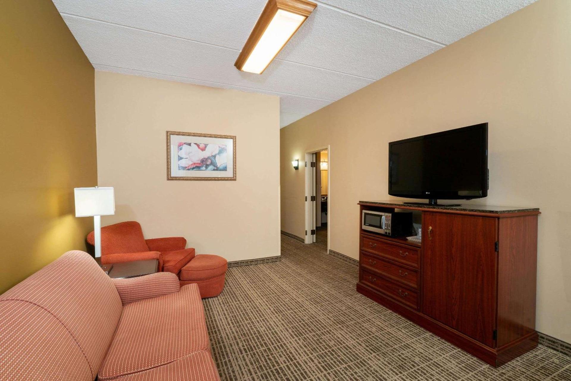 Baymont by Wyndham Knoxville/Cedar Bluff photo 14