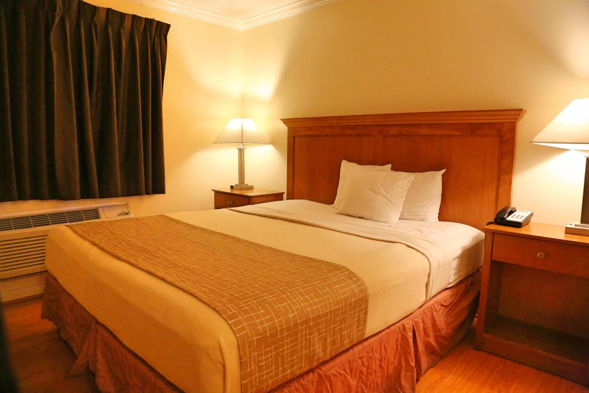 Travelodge by Wyndham Pasadena Central photo 25