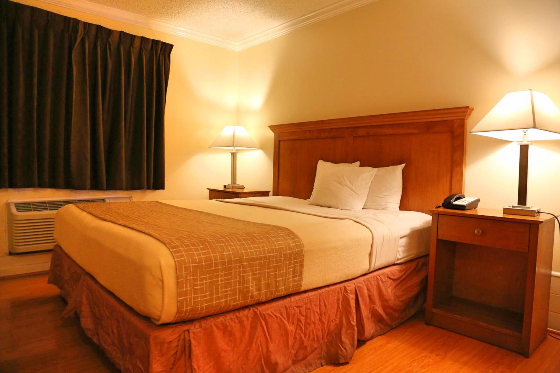 Travelodge by Wyndham Pasadena Central photo 23