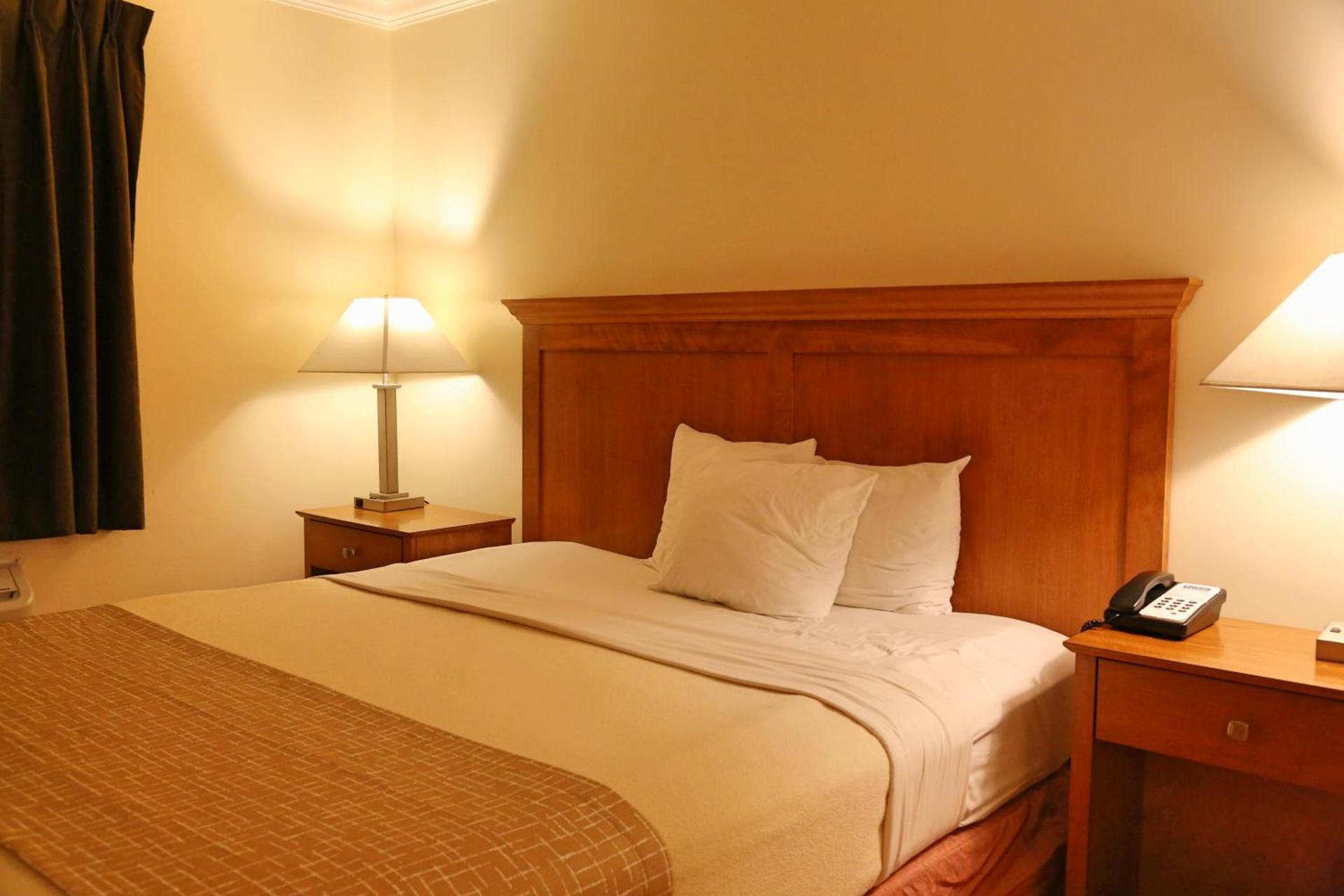 Travelodge by Wyndham Pasadena Central photo 24