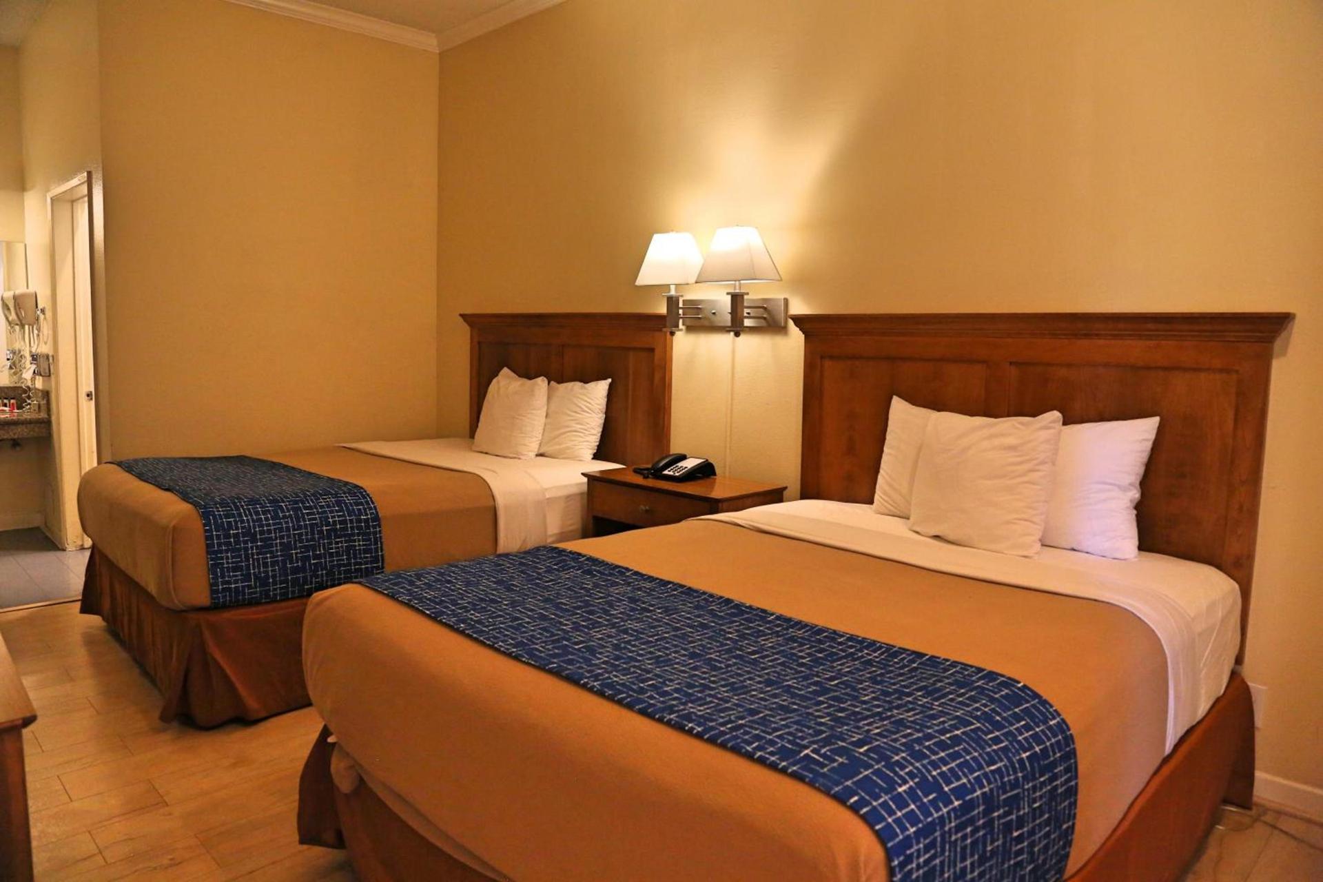 Travelodge by Wyndham Pasadena Central photo 20