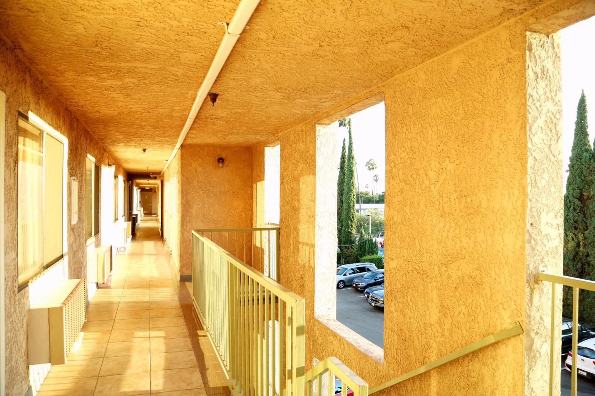 Travelodge by Wyndham Pasadena Central photo 16