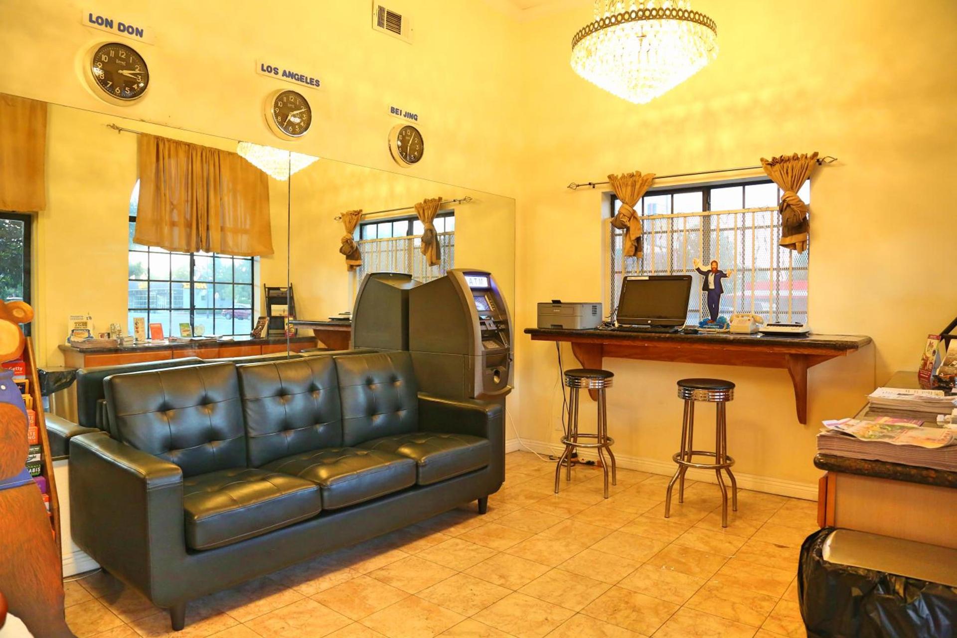 Travelodge by Wyndham Pasadena Central photo 12
