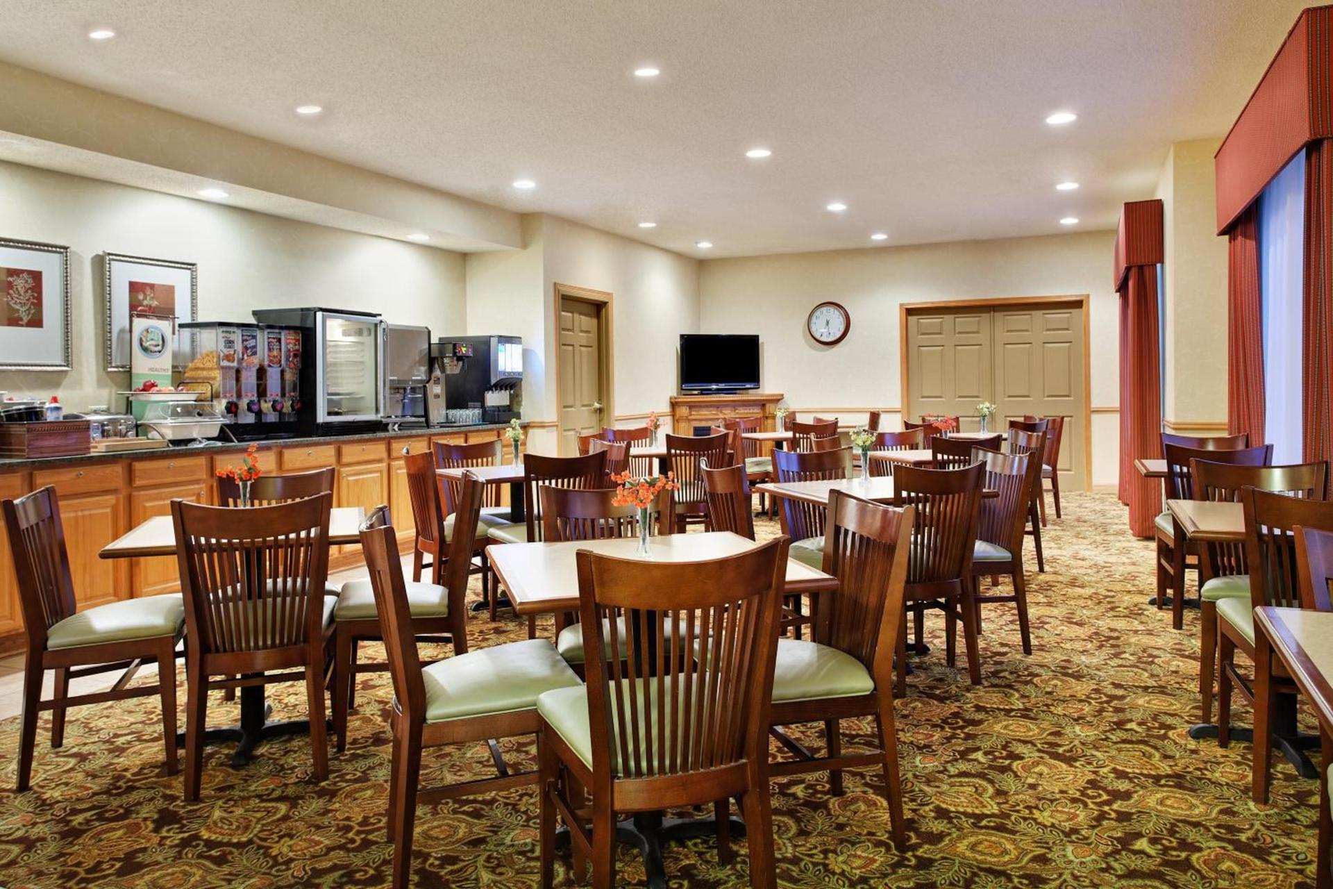 Country Inn & Suites by Radisson, Rock Falls, IL photo 18