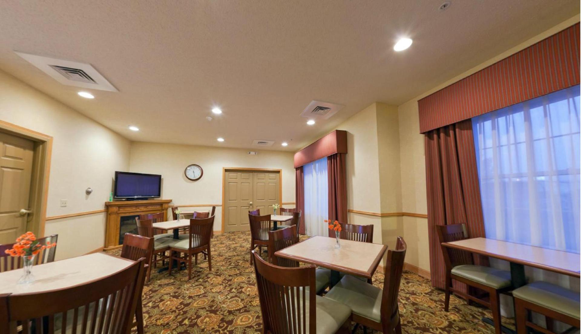 Country Inn & Suites by Radisson, Rock Falls, IL photo 28