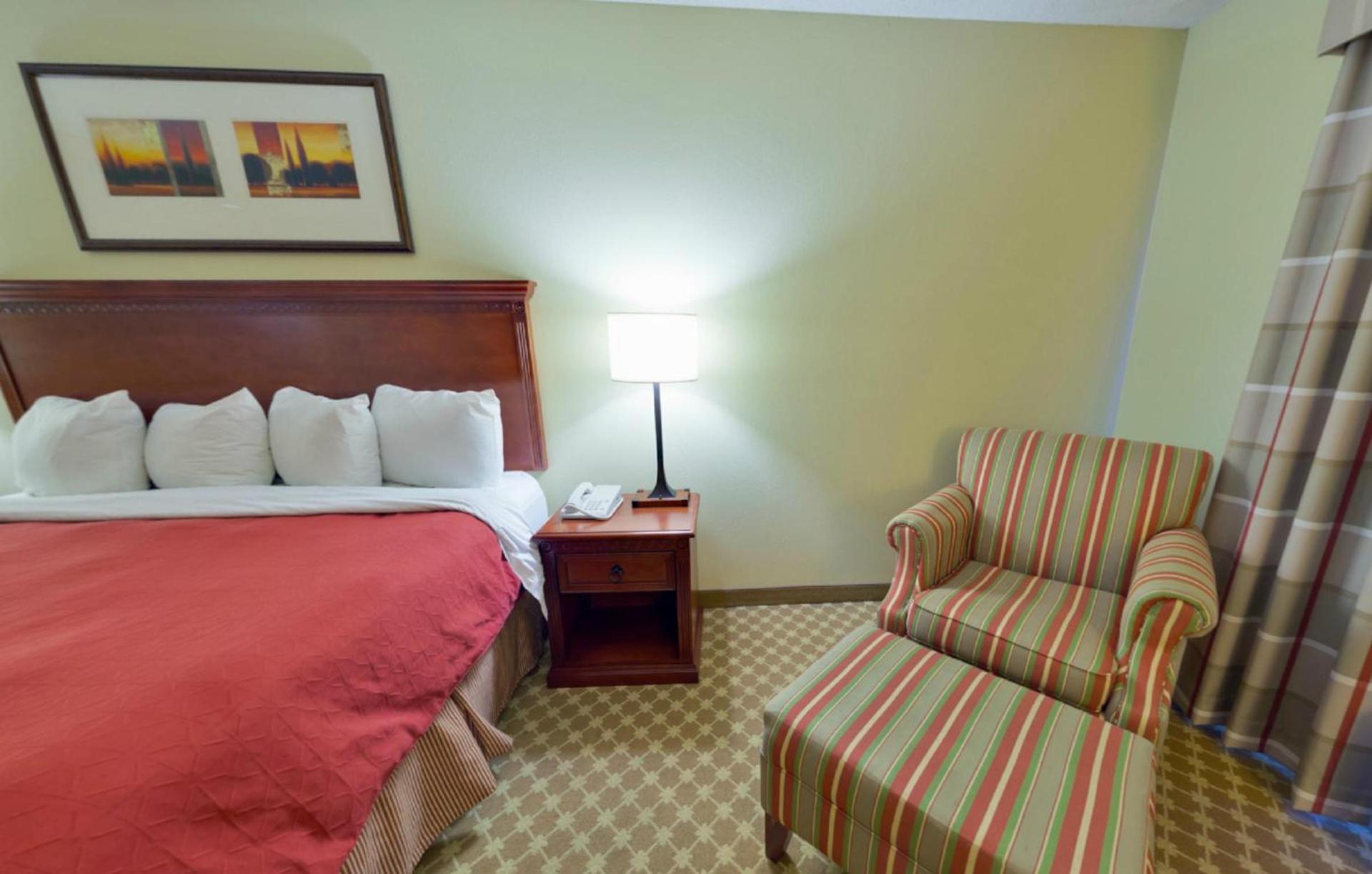 Country Inn & Suites by Radisson, Rock Falls, IL photo 9