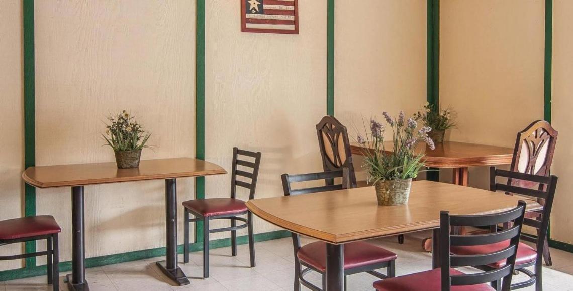 Ashland Valley Inn photo 9