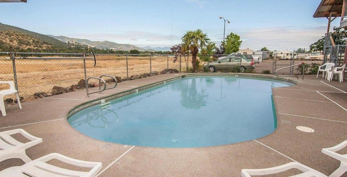 Ashland Valley Inn photo 11