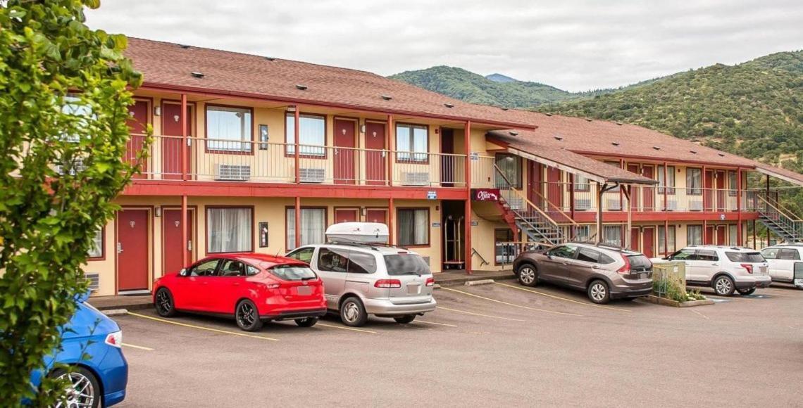 Ashland Valley Inn photo 12